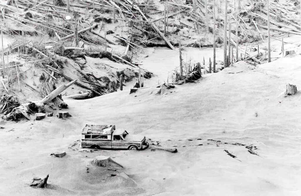 Death Defying Film: Robert Landsburg's Last Photos Of Mount St. Helens ...