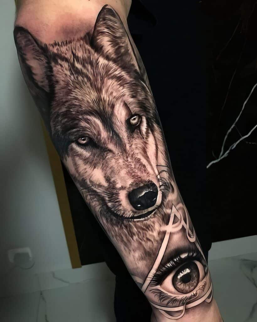 Pin by Cecilia Matos TATTOO on lobo | Wolf tattoos for women, Wolf tattoo  design, Wolf tattoo forearm