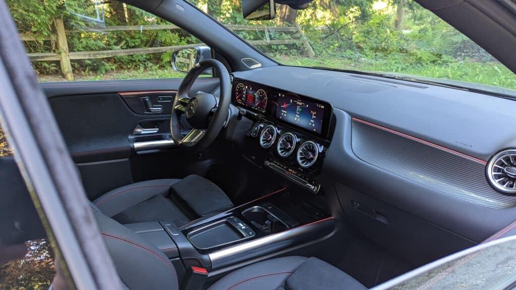 2024 Mercedes Benz GLA 250 4MATIC front interior