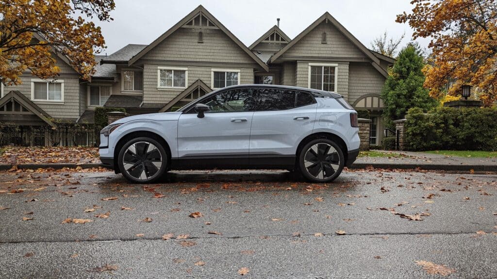 2025 Volvo EX30 Single Motor Side